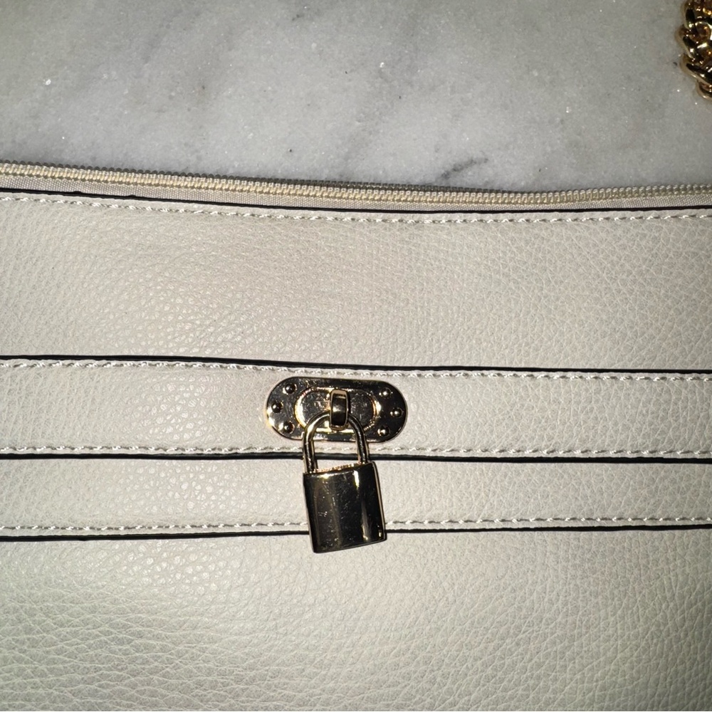 Bag - Picture 2 of 4